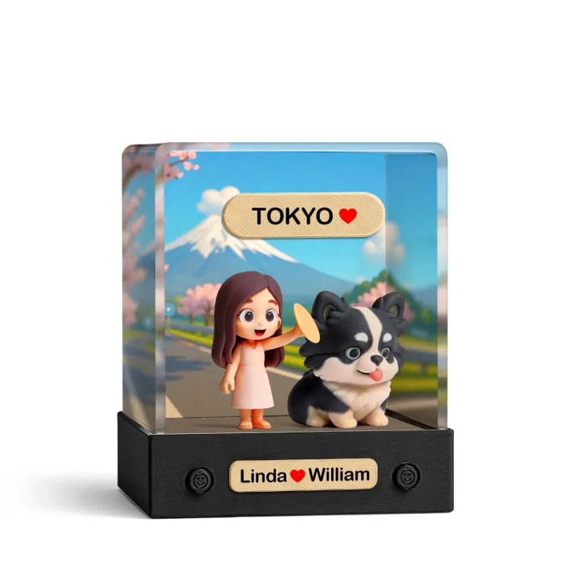 MadeMine 3D mini figure in acrylic display box, personalized gift showing a small, detailed figure of one person on a clear stand.