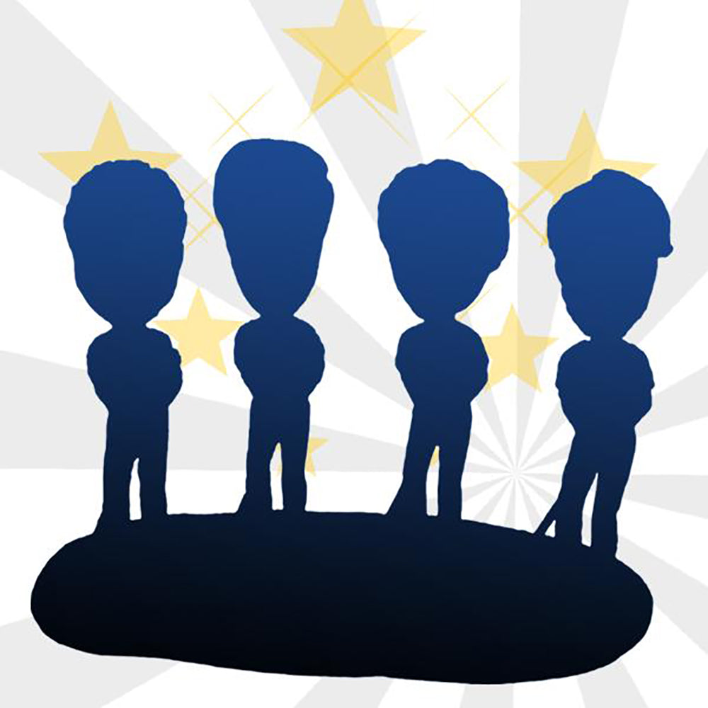 Vier gepersonaliseerde MadeMine bobbleheads voor vier personen, met unieke kenmerken en gedetailleerde gezichtsuitdrukkingen.