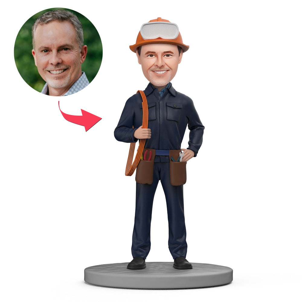 Geïllustreerde MadeMine mechanische ingenieur bobblehead met kabels, kits en gegraveerde tekst, gepersonaliseerd en gedetailleerd.