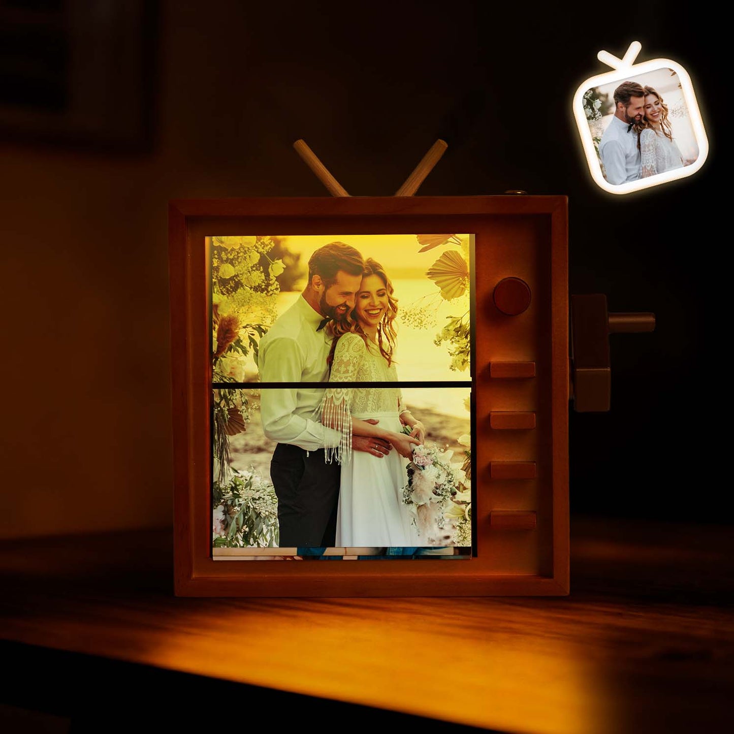 MadeMine large 16x16cm personalized photo flipbook frame with hand-crank animation and built-in light, ideal for custom gifts.