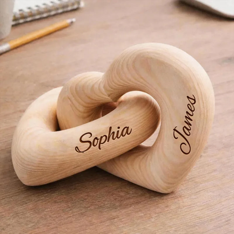 Personalized infinity heart sculpture by MadeMine, featuring a romantic couple design with intertwined hearts.