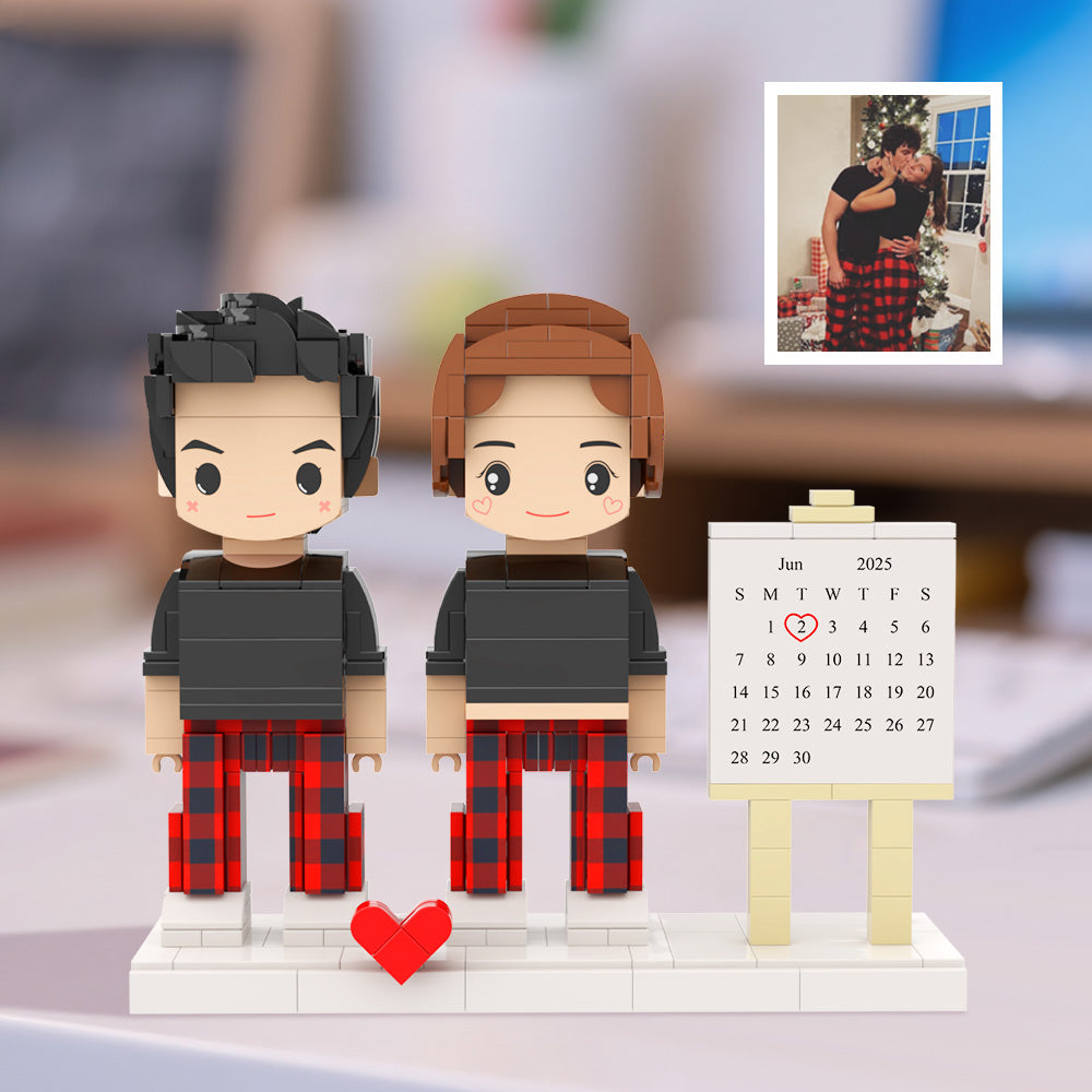 Personalized calendar brick figure with two names and significant date, ideal for custom gift from MadeMine