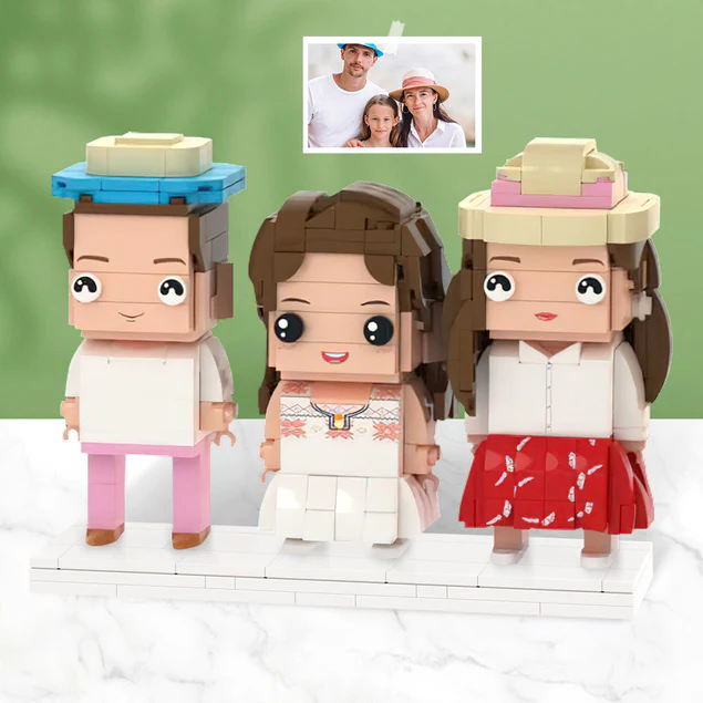 Customizable fully body brick figures by MadeMine featuring 1-4 personalized characters for creative building and display.